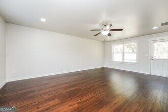 320 Eagles Pkwy in Covington, GA - Building Photo - Building Photo