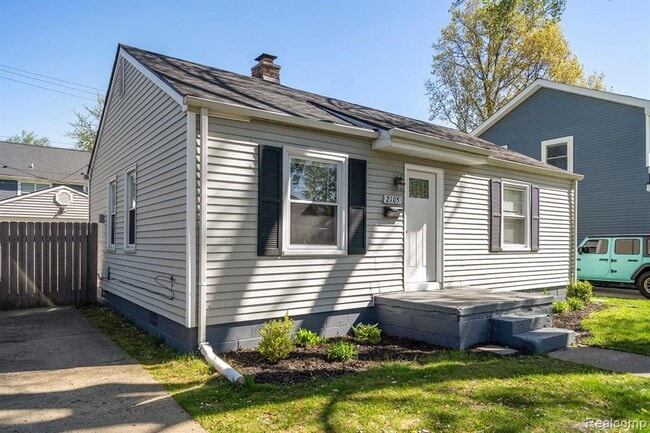 2105 Barrett Ave in Royal Oak, MI - Building Photo - Building Photo