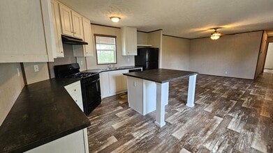 2036 E Campus St in Wichita, KS - Building Photo - Building Photo