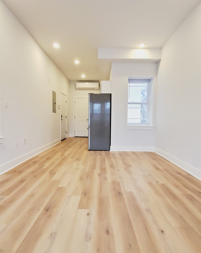 4138 W Girard Ave in Philadelphia, PA - Building Photo - Building Photo