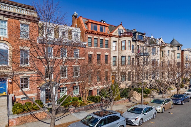 2117 S St NW in Washington, DC - Foto de edificio - Building Photo