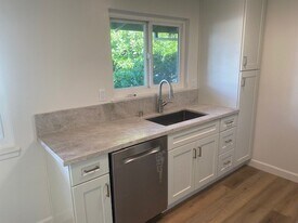 1223 Cortez Dr, Unit 5 in Sunnyvale, CA - Building Photo