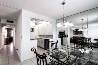 3035 Exeter in Boca Raton, FL - Foto de edificio - Building Photo