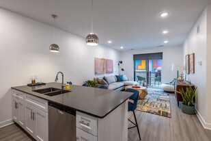 Square Apartments in Omaha, NE - Building Photo