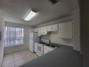 2159 SW 80th Terrace in Miramar, FL - Building Photo - Building Photo