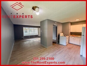 2472 Morningside Dr in Mobile, AL - Building Photo - Building Photo