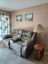 2437 Harbor Blvd in Port Charlotte, FL - Building Photo - Building Photo