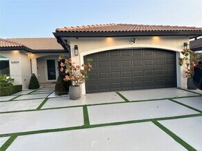 15454 SW 170th Terrace in Miami, FL - Building Photo - Building Photo