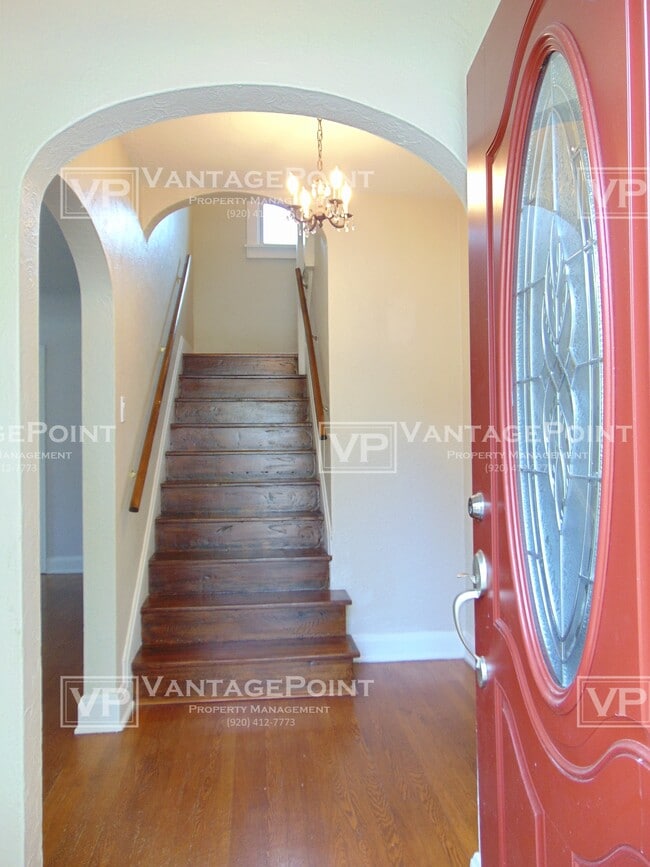 820 Derby Ln in Allouez, WI - Building Photo - Building Photo