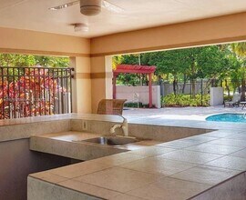 9851 Nob Hill Ct in Sunrise, FL - Building Photo - Building Photo