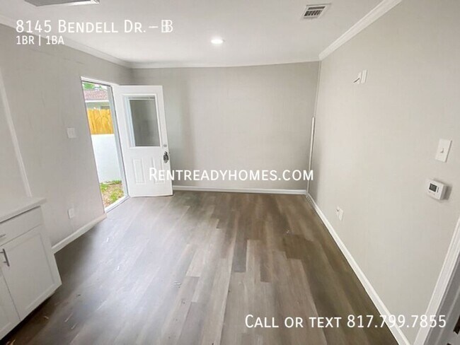 8145 Bendell Dr-Unit -B in Houston, TX - Building Photo - Building Photo