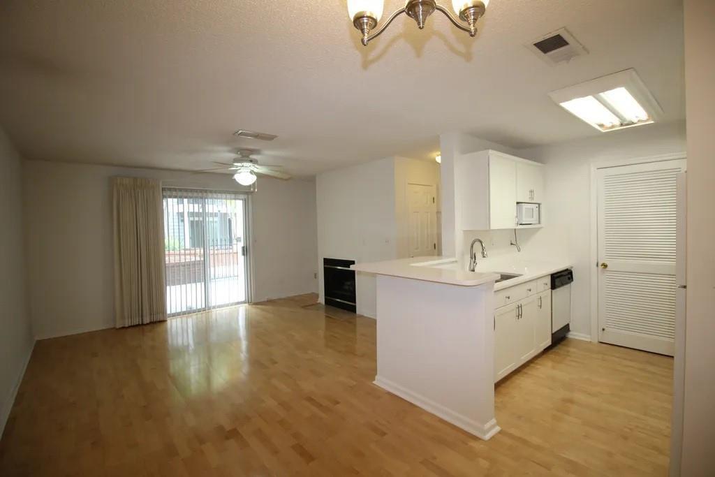620 Granville Ct in Atlanta, GA - Building Photo