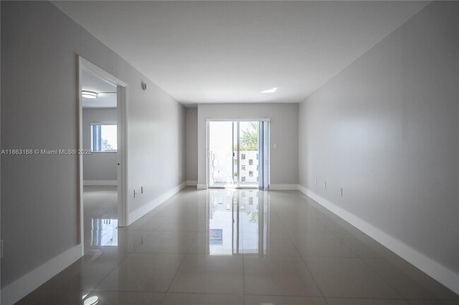1986 Biarritz Dr in Miami Beach, FL - Building Photo - Building Photo