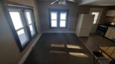 327 Hasson Ave in Oil City, PA - Foto de edificio - Building Photo