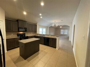 2537 Old Buck Dr in Weatherford, TX - Building Photo - Building Photo