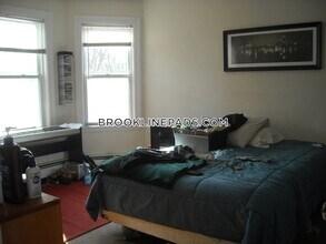785 Washington St in Brookline, MA - Building Photo - Building Photo
