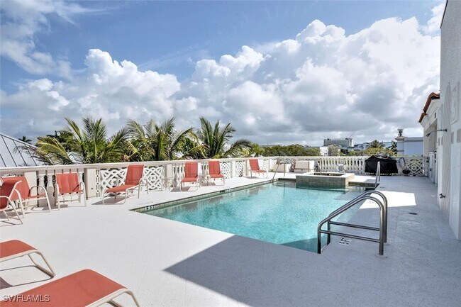 property at 555 5th Ave S