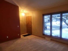 3101 Dorchester Way in Madison, WI - Foto de edificio - Building Photo