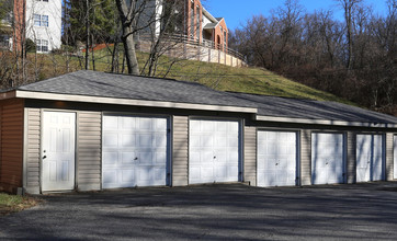 Churchill Apartments in Fort Thomas, KY - Foto de edificio - Building Photo