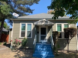 407 Lincoln St in Santa Rosa, CA - Building Photo