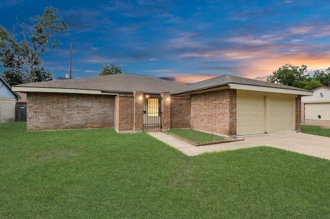 property at 13610 Piney Oaks Dr