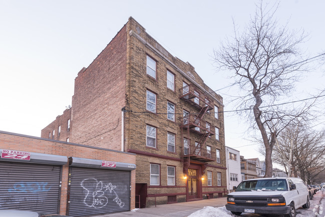 86-44 90th St in Woodhaven, NY - Foto de edificio - Building Photo