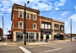 111 Lincoln Way W in Massillon, OH - Building Photo