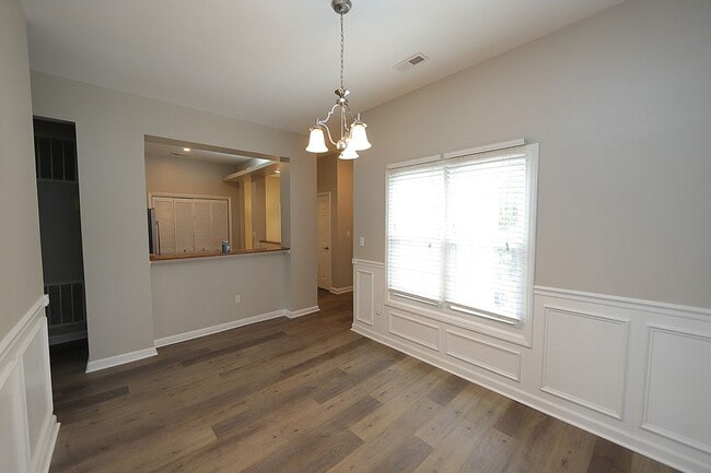 6121 Sunpointe Dr in Raleigh, NC - Building Photo - Building Photo
