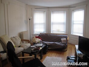 92 Maple St, Unit 5 in Malden, MA - Building Photo - Building Photo