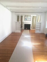 17 Hunnewell Cir-Unit -0 in Newton, MA - Foto de edificio - Building Photo