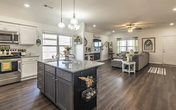 4571 W Tofino Dr in Fayetteville, AR - Building Photo - Building Photo