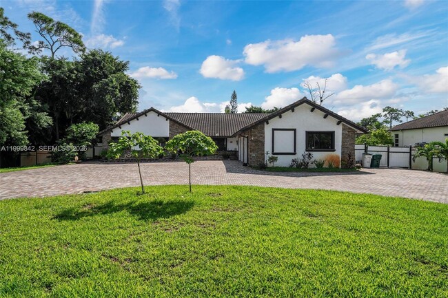 6252 NW 65th Terrace in Parkland, FL - Building Photo - Building Photo