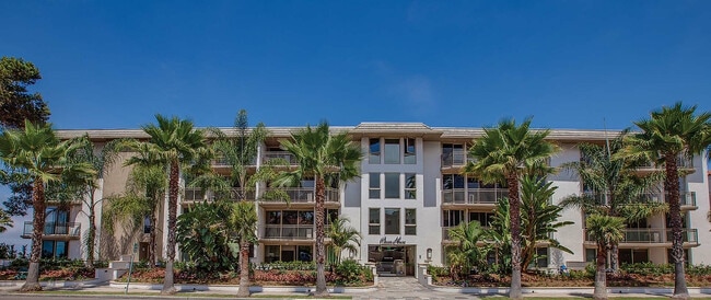 Oceanhouse on Prospect in La Jolla, CA - Building Photo - Building Photo
