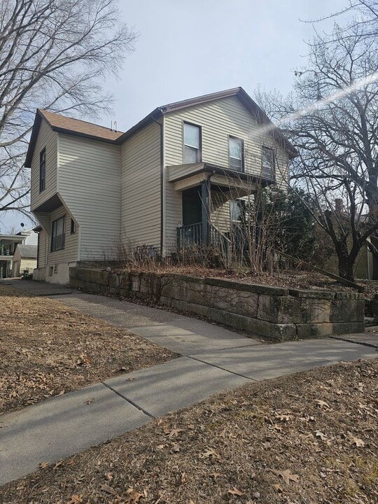 929 Bridge in Davenport, IA - Building Photo