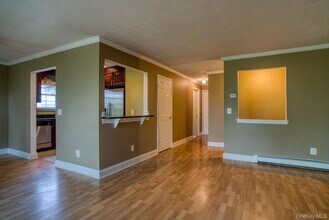 9 Lexington Ave, Unit 3 in Harriman, NY - Foto de edificio - Building Photo