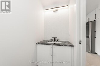 1975 Banff Ave in Ottawa, ON - Building Photo - Building Photo