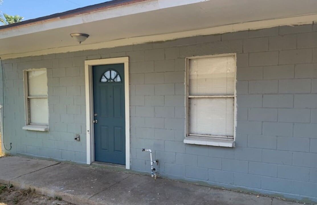 809 W First St in Mission, TX - Building Photo