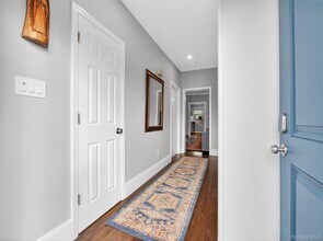 24 E Park Pl in Suffern, NY - Building Photo - Building Photo