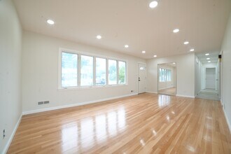 41 Herbert Ave in Spotswood, NJ - Building Photo - Building Photo