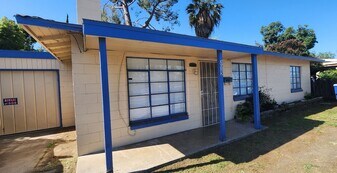 2022 E Ashlan Ave in Fresno, CA - Building Photo