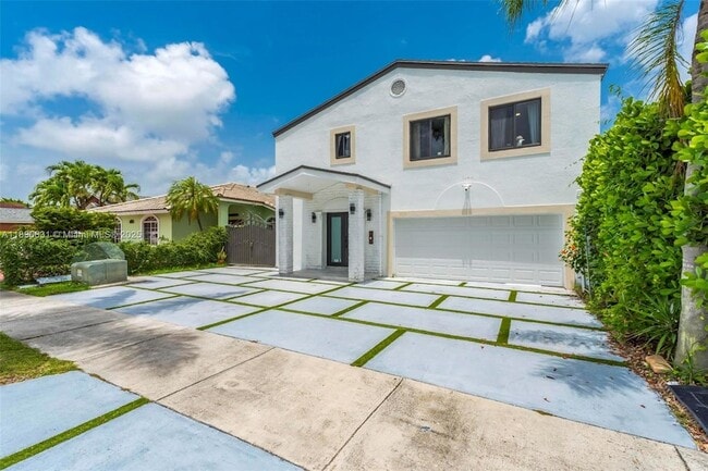 15569 SW 138th Pl in Miami, FL - Building Photo - Building Photo