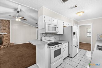 1902 Hooten St in Killeen, TX - Building Photo - Building Photo