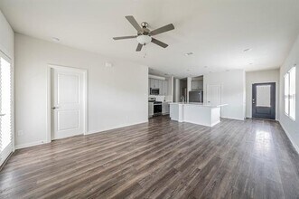 1621 Briar Hunt Dr in Heartland, TX - Building Photo - Building Photo