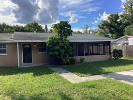 4627 S Jordon Ave in Lakeland, FL - Building Photo