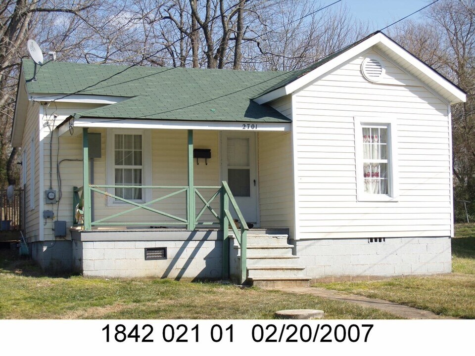 2701 Ansonia St in Winston-Salem, NC - Building Photo