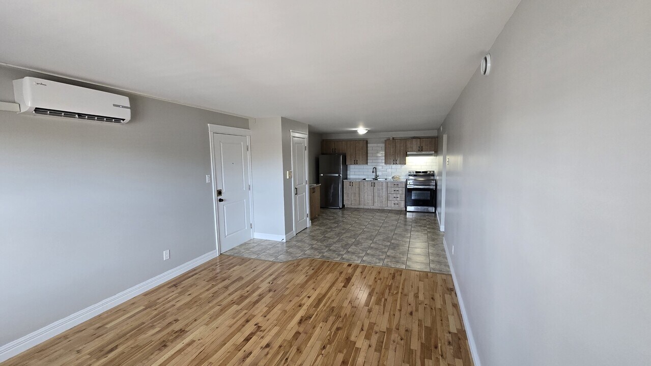 22 Ruelle MacAleese Ln in Moncton, NB - Building Photo