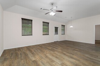 24585 Meath St in Hempstead, TX - Building Photo - Building Photo