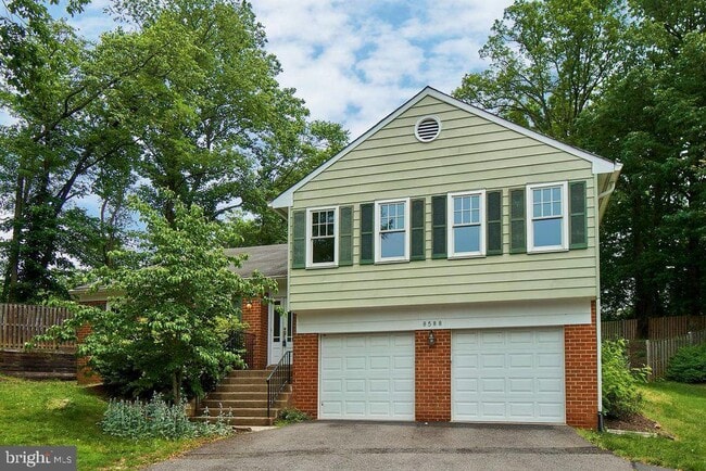 8588 Coral Gables Ln in Vienna, VA - Building Photo - Building Photo