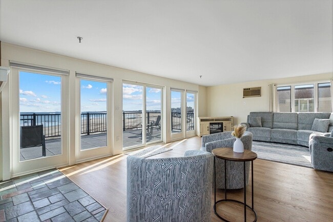407 Ocean Blvd in Hampton, NH - Building Photo - Building Photo