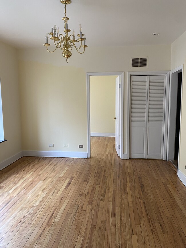property at 4930 N Kedzie Ave